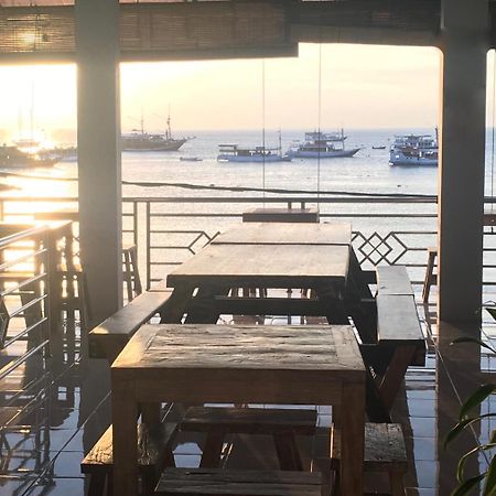 Bajo Sunset Hostel Labuan Bajo Exterior photo