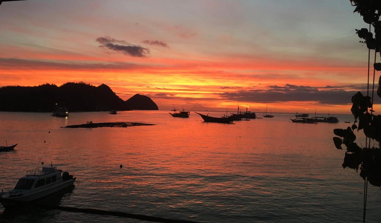 Bajo Sunset Hostel Labuan Bajo Exterior photo