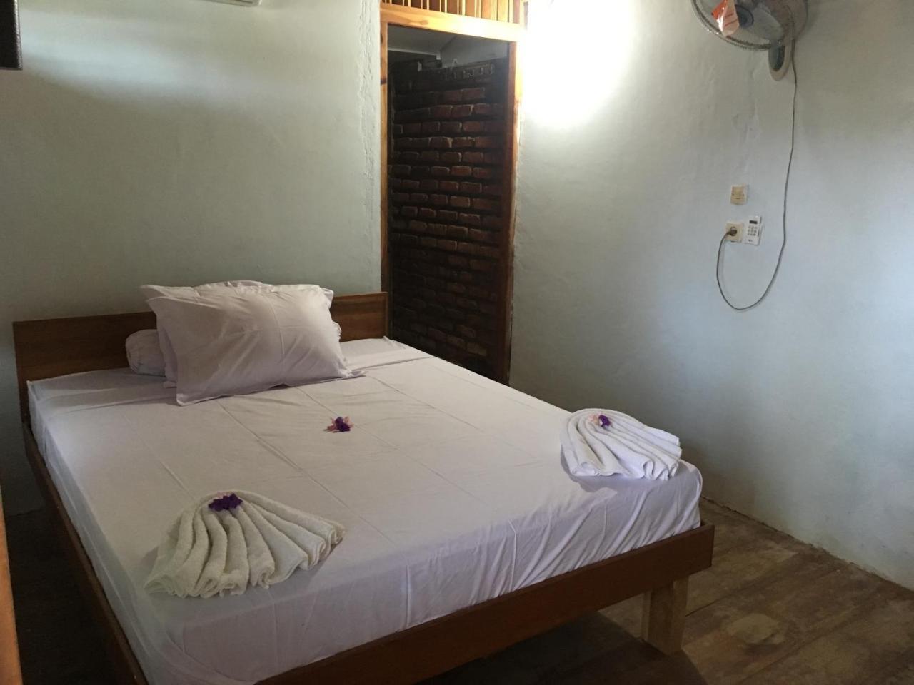 Bajo Sunset Hostel Labuan Bajo Exterior photo